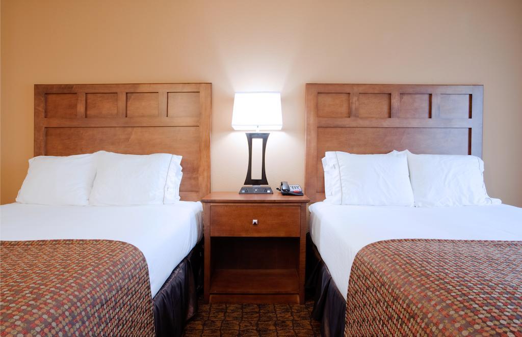Holiday Inn Express Hotel & Suites Mount Airy By Ihg Ruang foto
